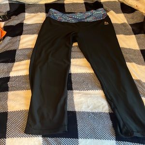 Women’s exercise pants